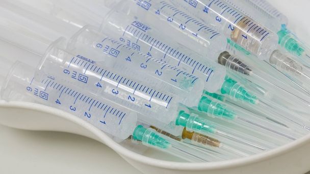 Mehrere leere Spritzen